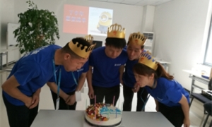 濃情家文化，恩情暖人心——中岳店舉辦第三季度員工生日會(huì)
